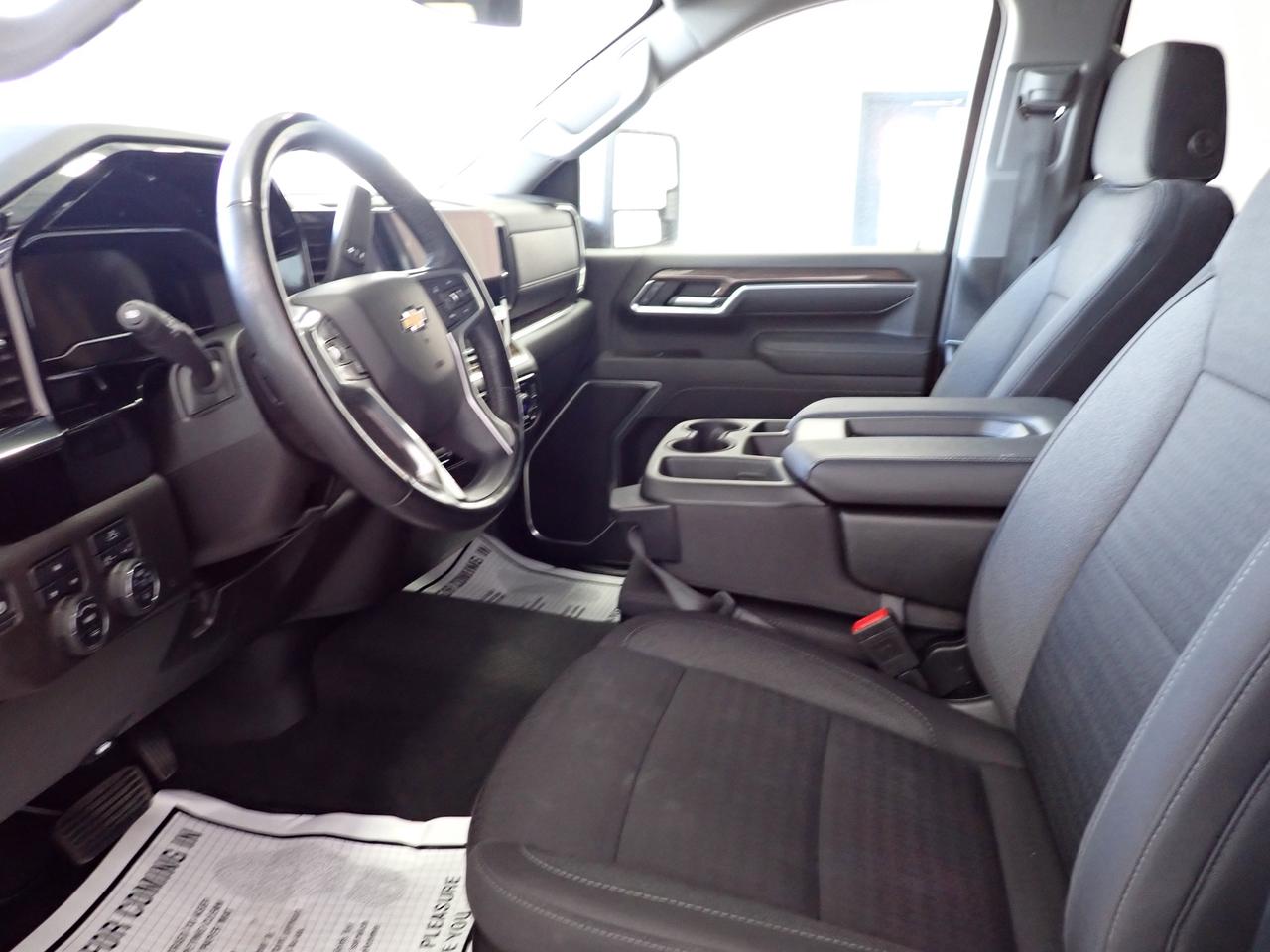 2025 Chevrolet SILVERADO 2500HD LT 4WD CREW CAB NAVI 6'4 BOX Photo