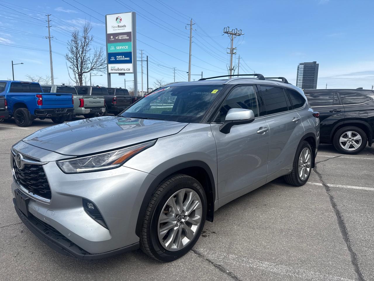 2021 Toyota Highlander Limited 4dr All-Wheel Drive Photo3