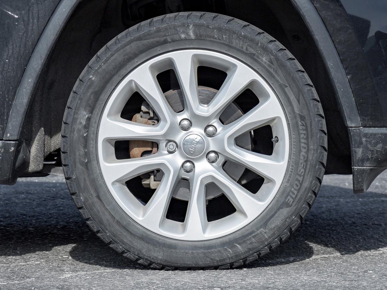 2017 Jeep Grand Cherokee  Photo3