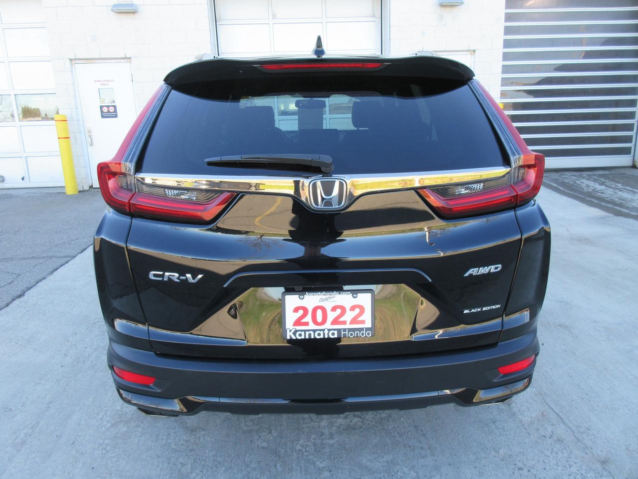 2022 Honda CR-V Black Edition 4dr All-Wheel Drive Photo4