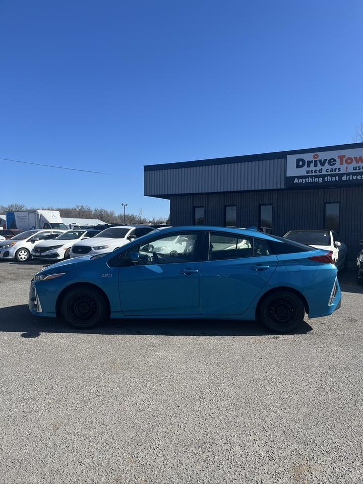 2021 Toyota Prius Prime Upgrade Photo