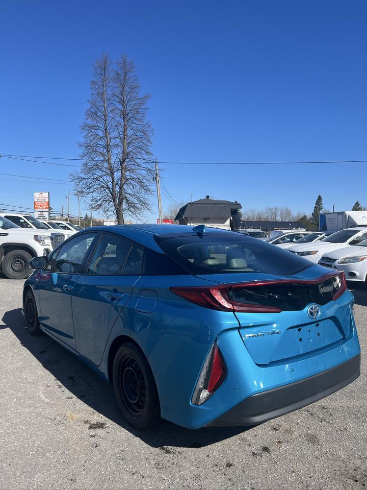 2021 Toyota Prius Prime Upgrade Photo2