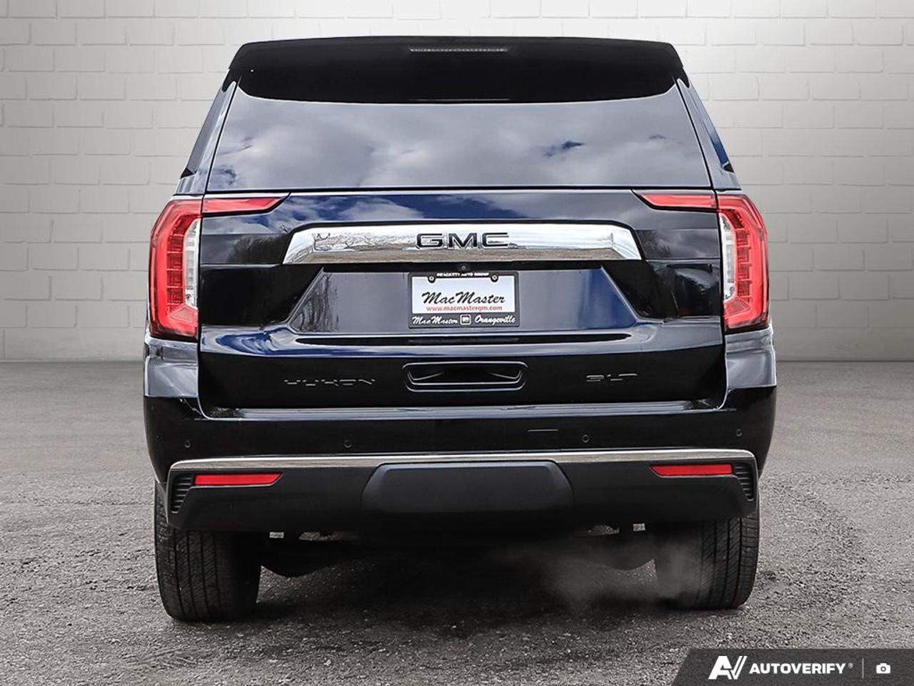 2023 GMC Yukon 4WD 4DR SLT Photo3
