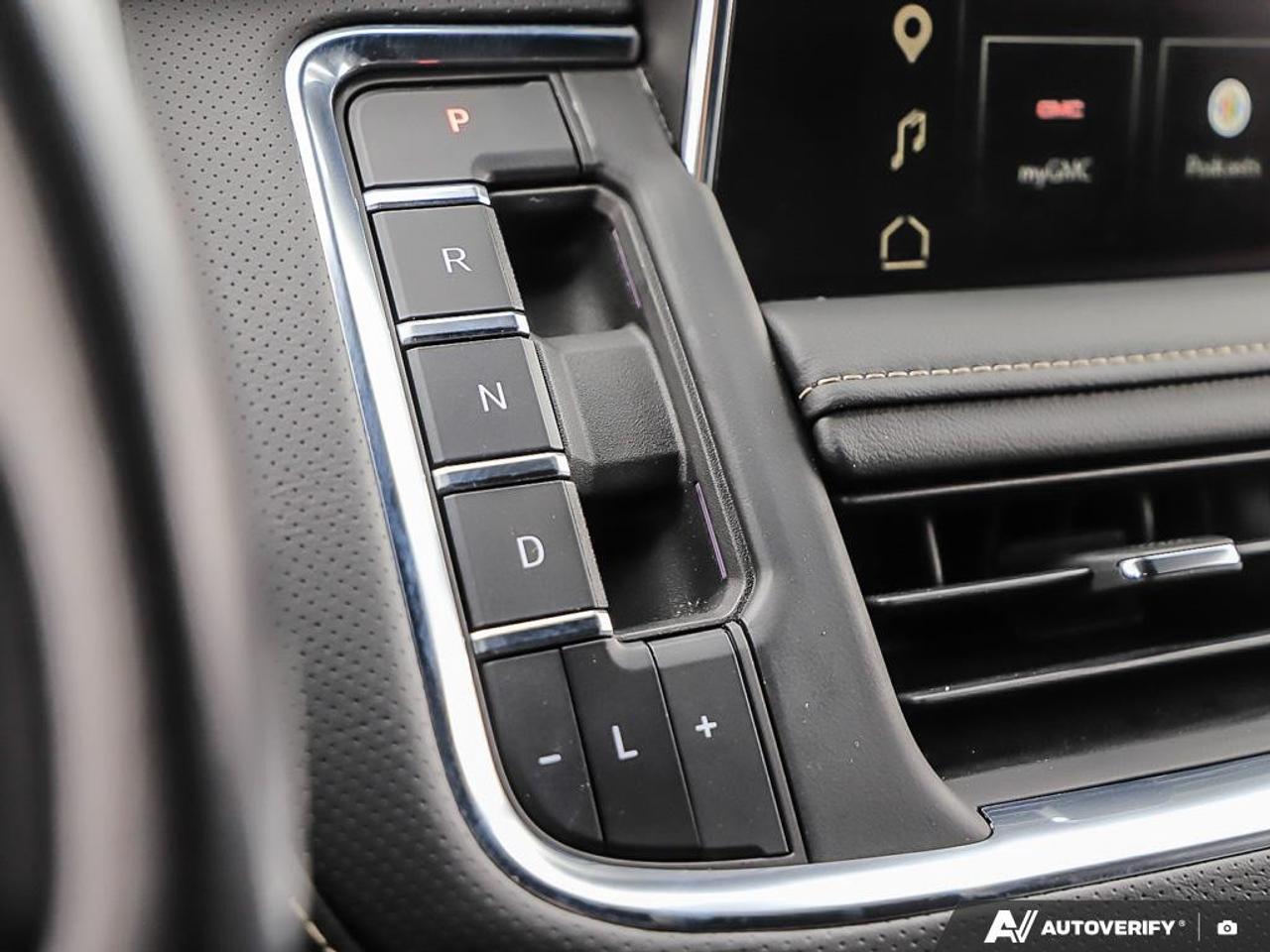 2023 GMC Yukon 4WD 4DR SLT Photo