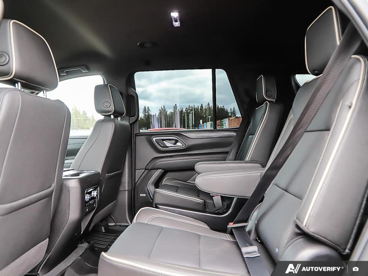 2023 GMC Yukon 4WD 4DR SLT Photo