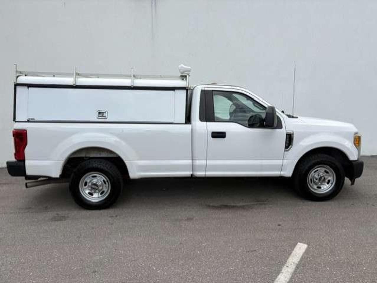 2017 Ford F-250 XL REGULAR CAB-LONG BOX-CAP-BED SLIDE-1 OWNER Photo