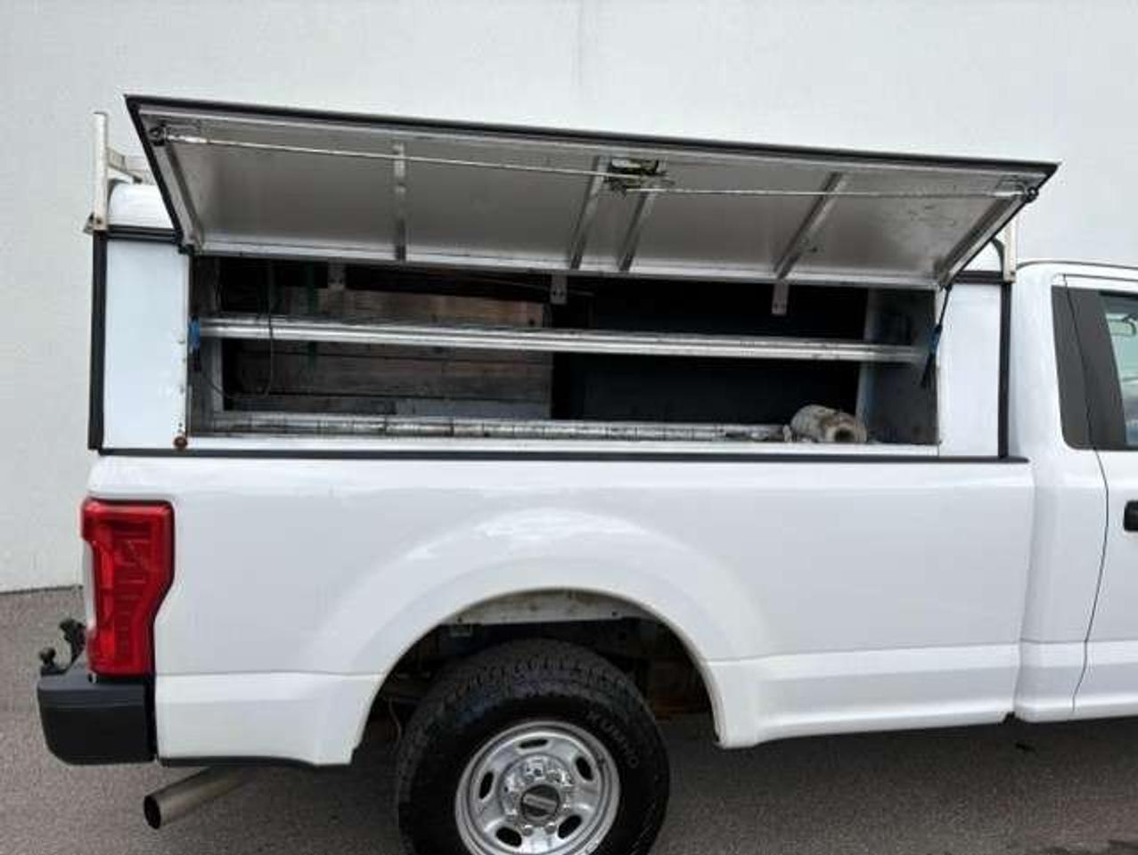 2017 Ford F-250 XL REGULAR CAB-LONG BOX-CAP-BED SLIDE-1 OWNER Photo