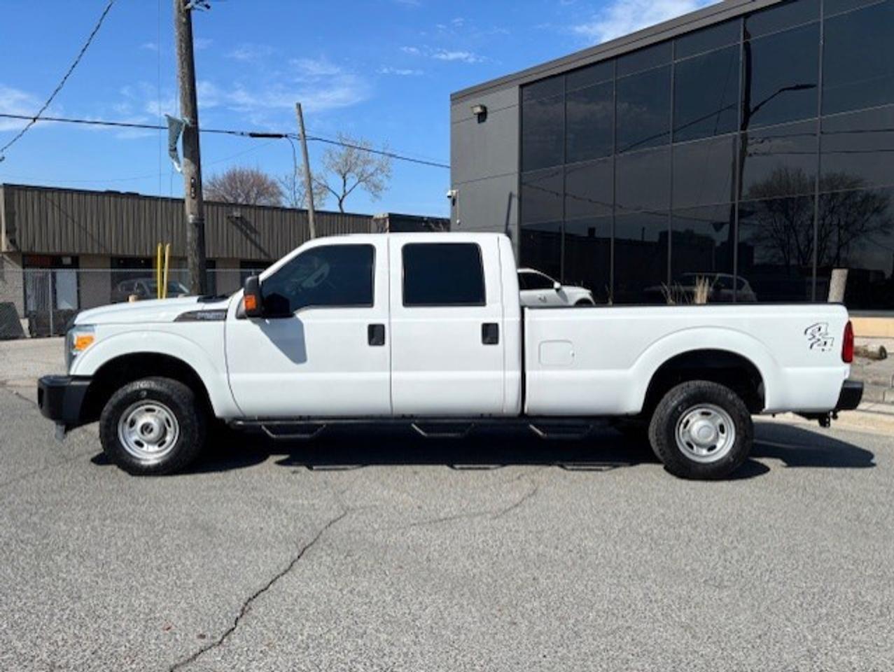 2014 Ford F-250 4WD CREW CAB-LONG BOX-1 OWNER-ONLY 114KM-WINCH!! Photo