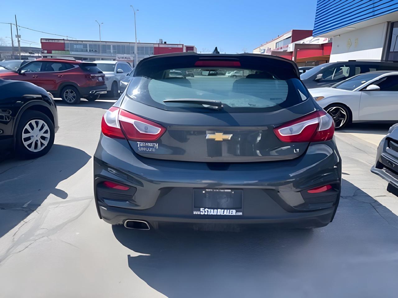 2018 Chevrolet Cruze HB LT 6 SPEED Photo