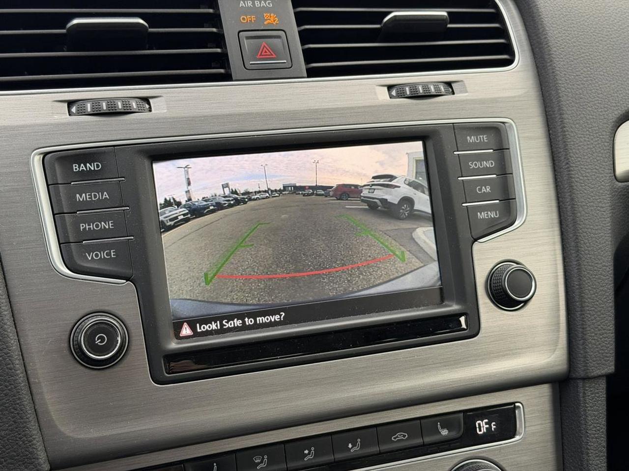 2017 Volkswagen Golf SportWagen  Photo