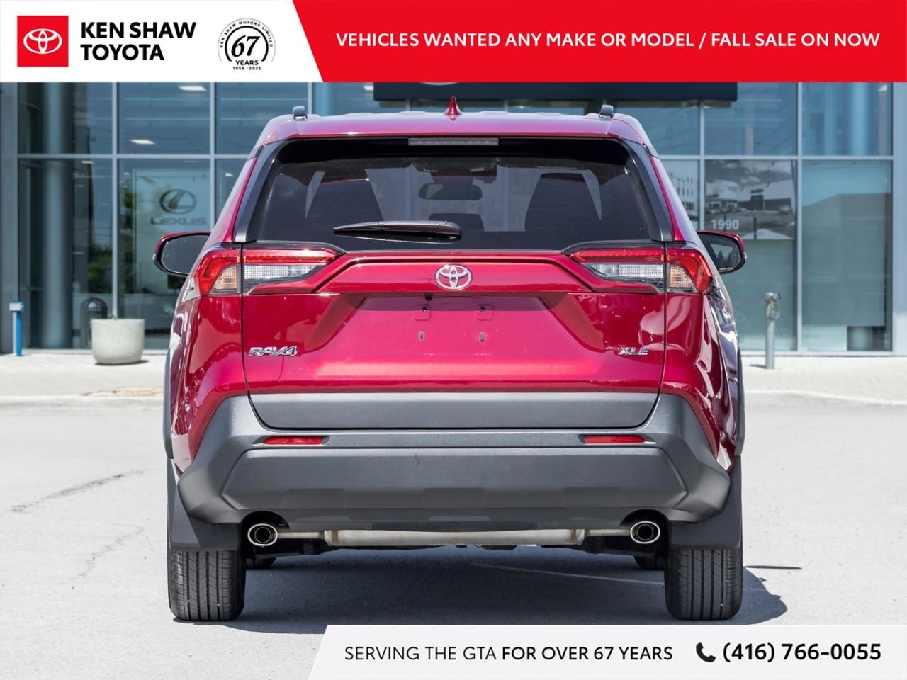 2021 Toyota RAV4 XLE 4dr Front-wheel Drive Photo
