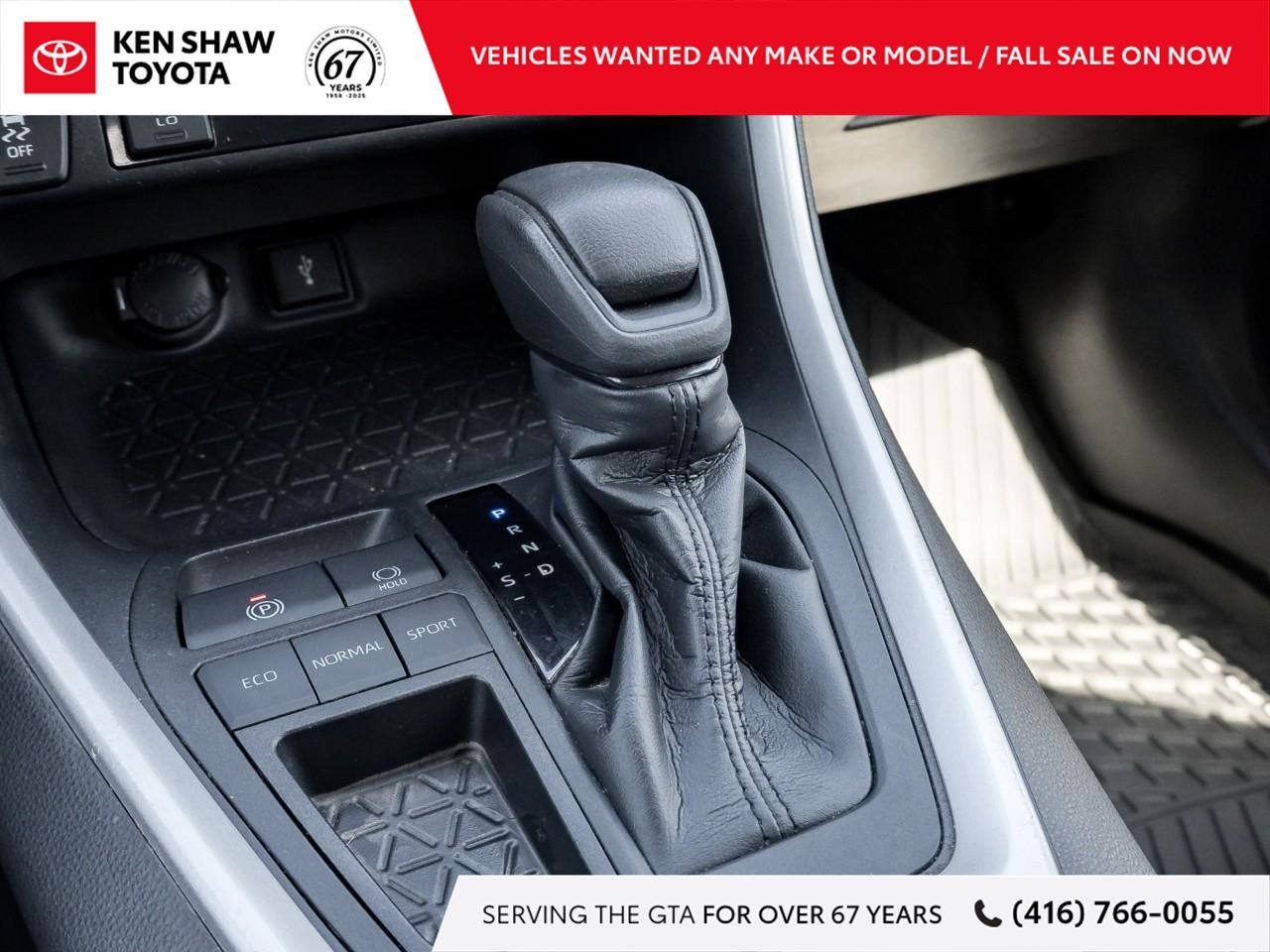 2021 Toyota RAV4 XLE 4dr Front-wheel Drive Photo