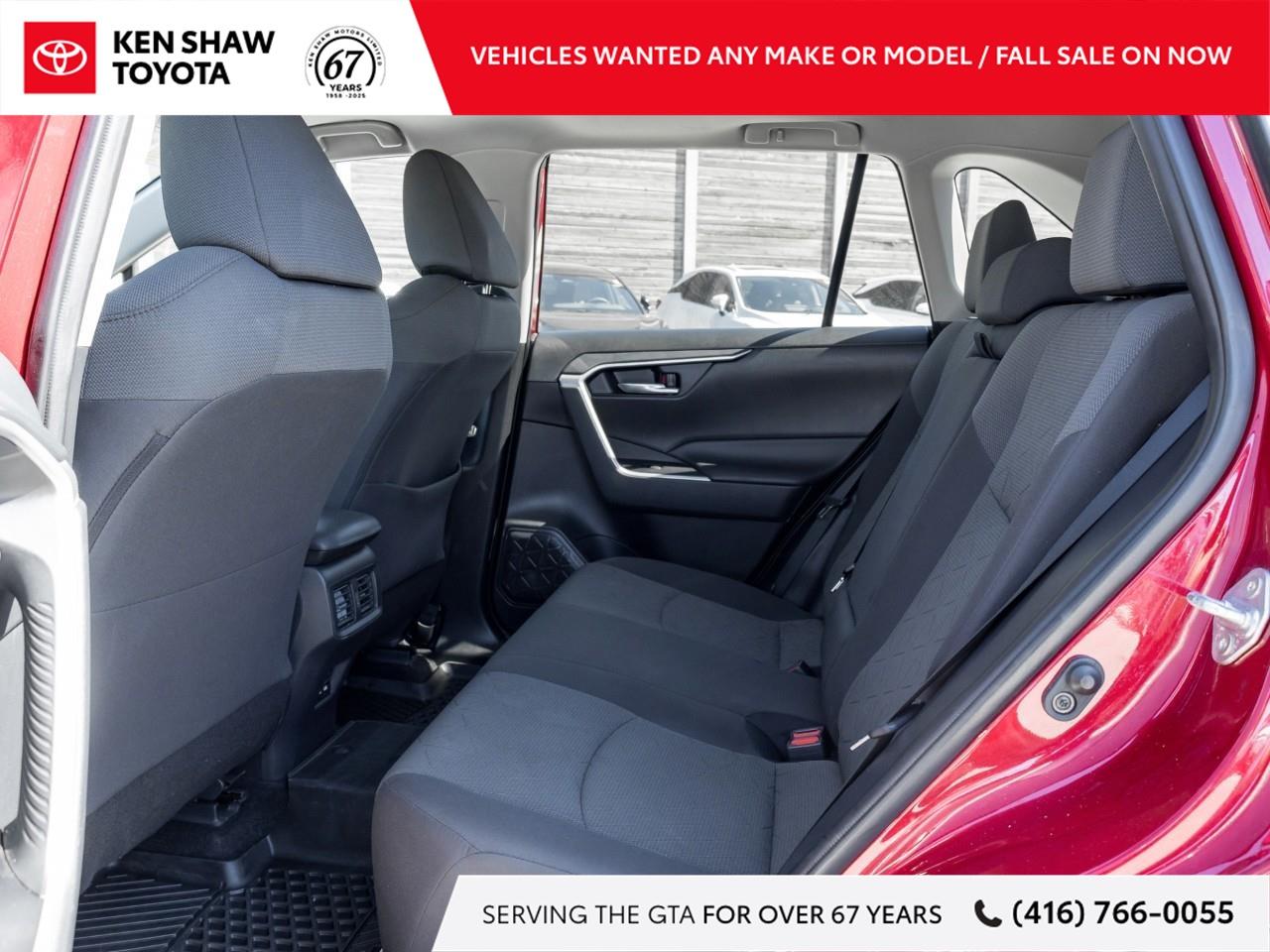 2021 Toyota RAV4 XLE 4dr Front-wheel Drive Photo