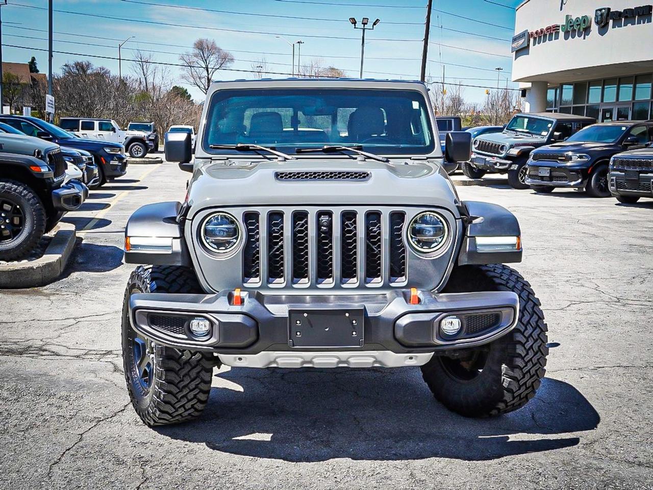 2022 Jeep Gladiator  Photo2