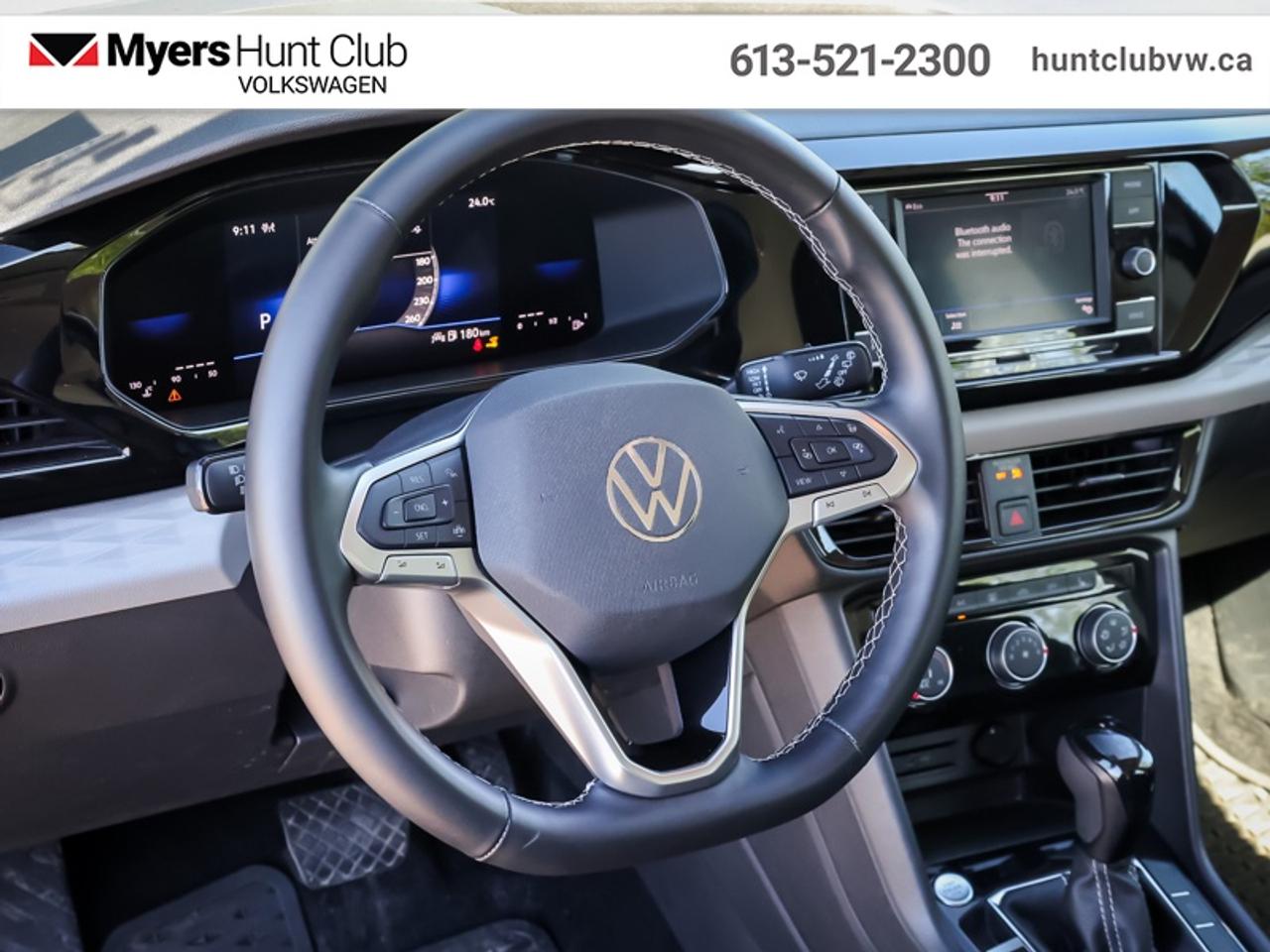2024 Volkswagen Taos Trendline 4Motion Photo