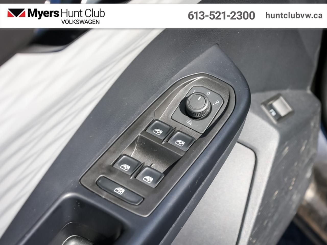 2024 Volkswagen Taos Trendline 4Motion Photo
