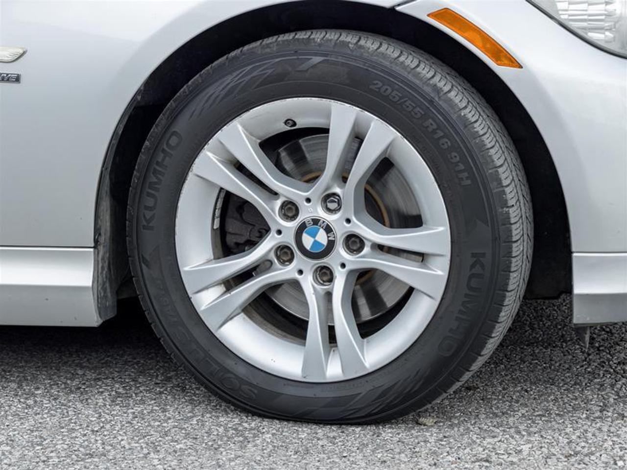 2009 BMW 328 i xDrive 4dr All-wheel Drive Sedan Photo4