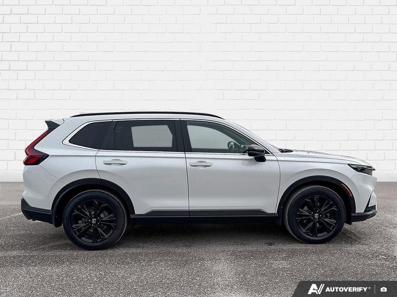 2023 Honda CR-V Hybrid Touring HYBRID. SUNROOF. ALL WEATHER MATS. CERTIFI Photo