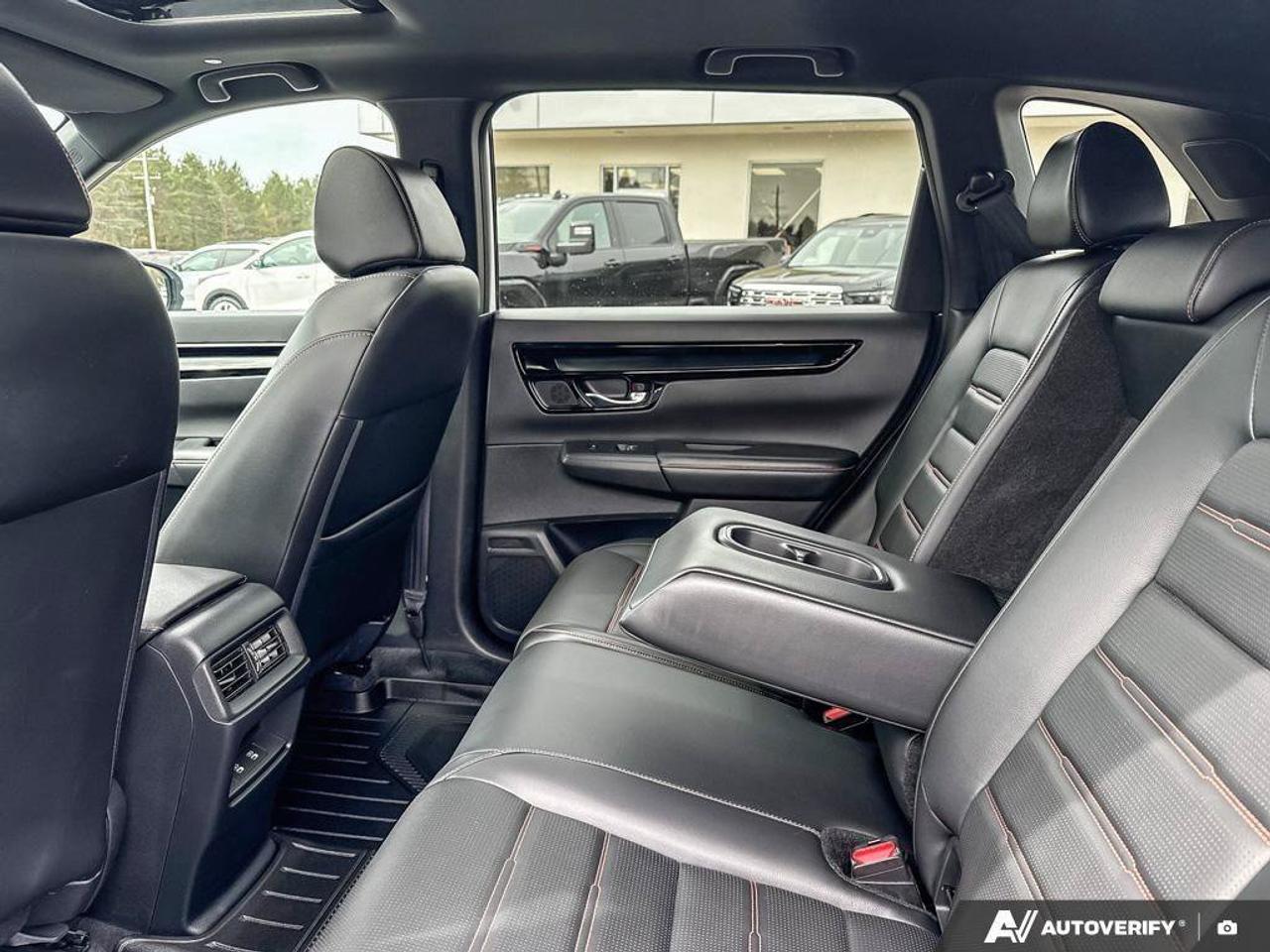 2023 Honda CR-V Hybrid Touring HYBRID. SUNROOF. ALL WEATHER MATS. CERTIFI Photo