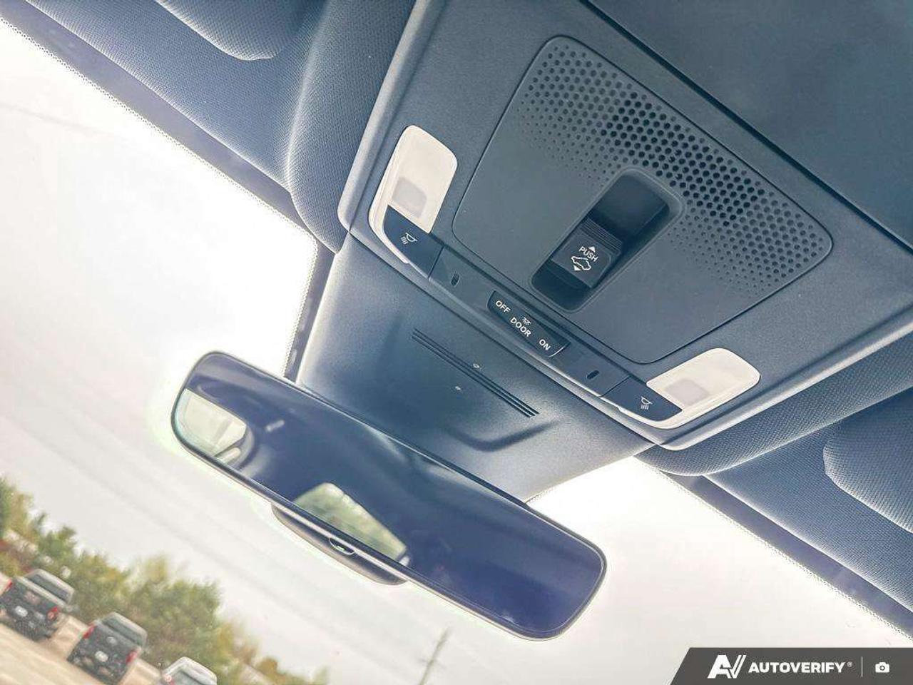 2023 Honda CR-V HYBRID. SUNROOF. ALL WEATHER MATS. CERTIFIED. Photo