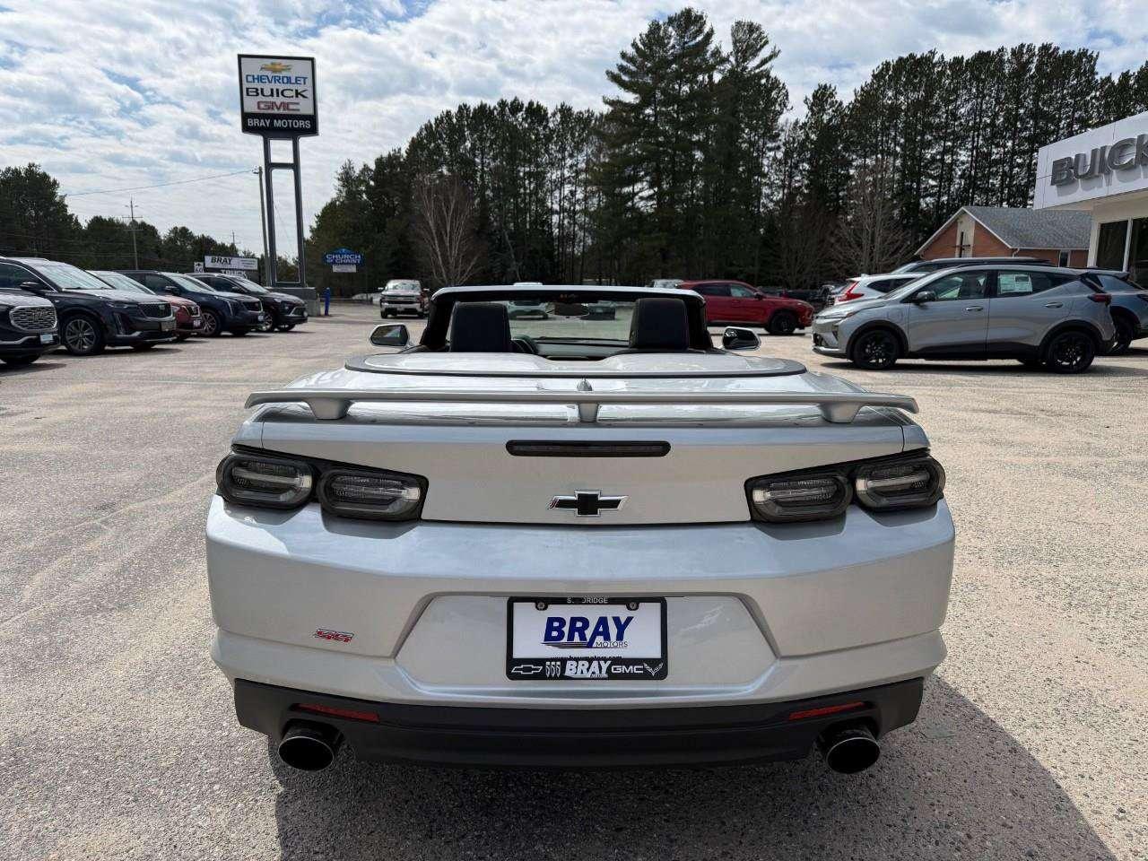 2019 Chevrolet Camaro K & N PREFORMANCE AIR INTAKE. PERFORMANCE EXHAUST. CONVERTIBLE. CERTIFIED. Photo