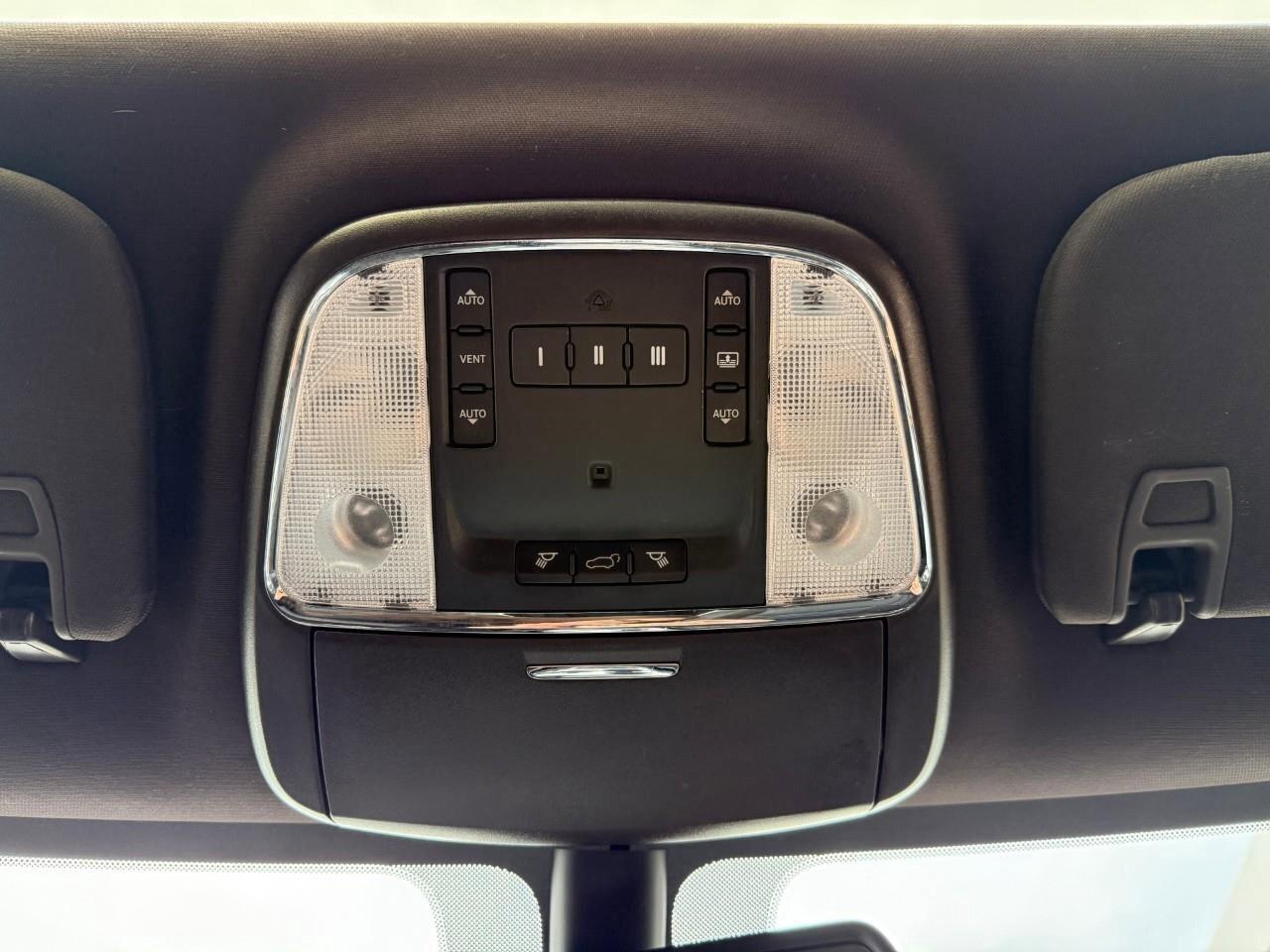 2014 Jeep Grand Cherokee 4WD 4dr Overland Photo