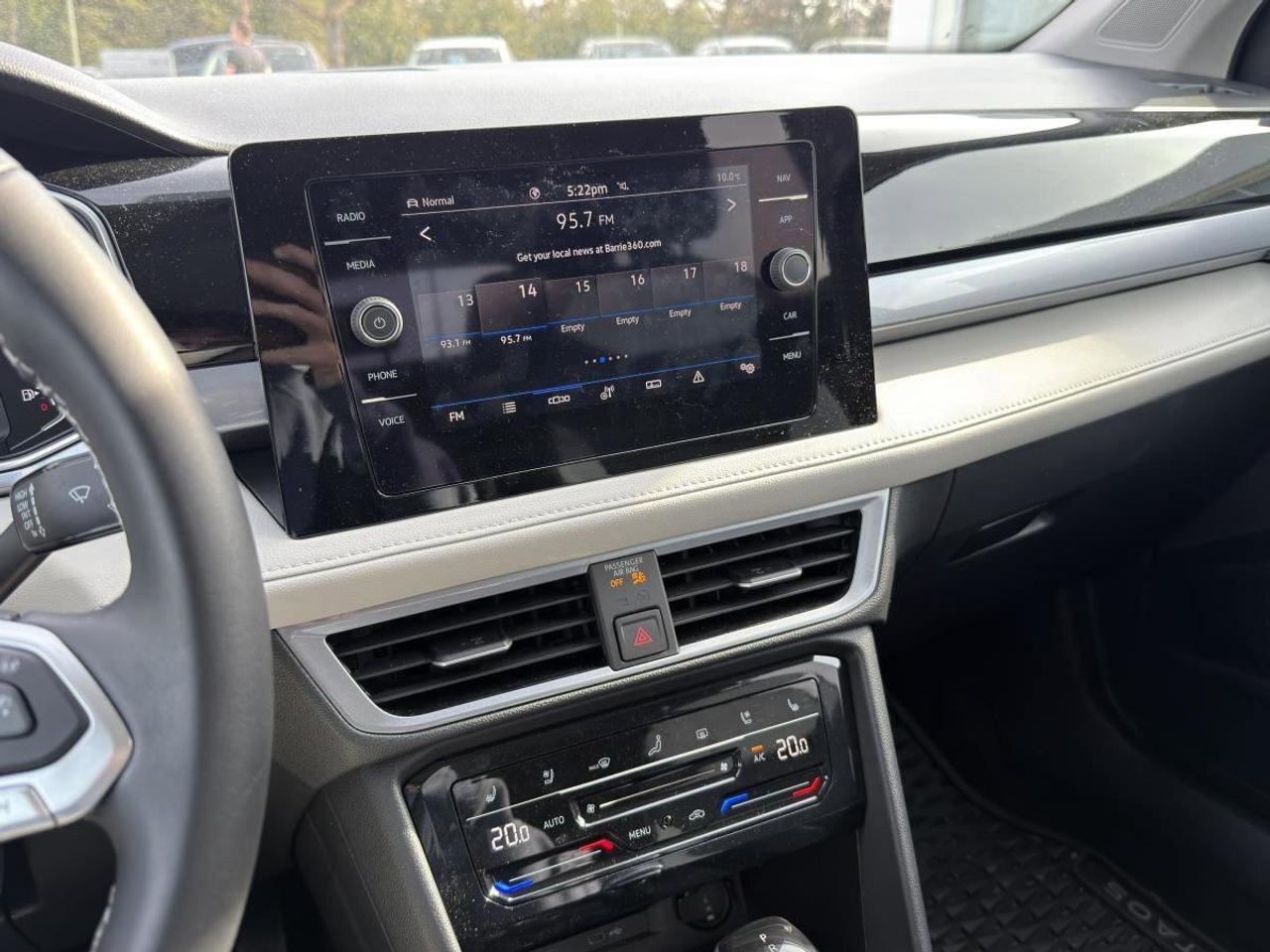 2025 Volkswagen Taos Highline 4MOTION Photo