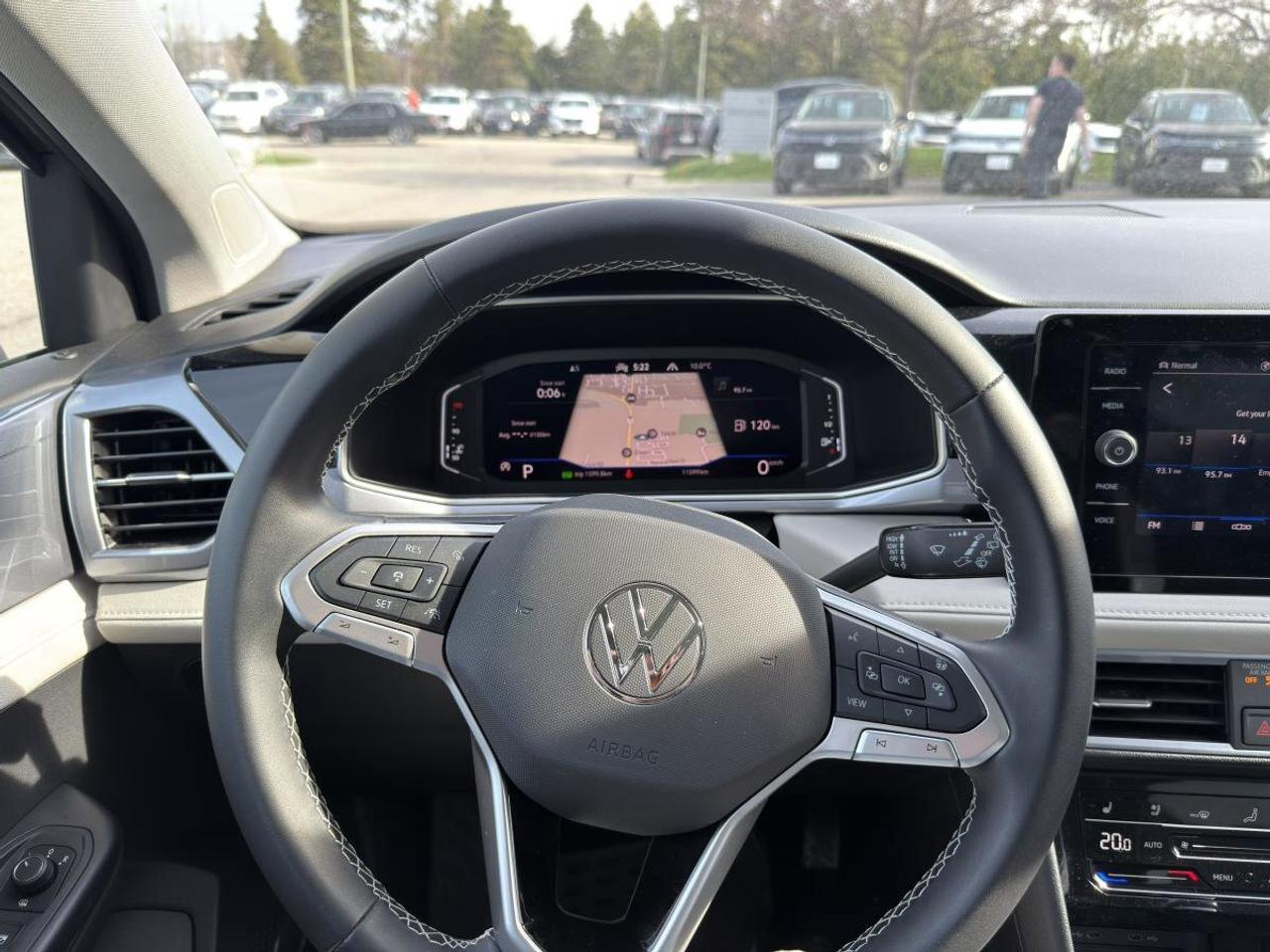 2025 Volkswagen Taos Highline 4MOTION Photo