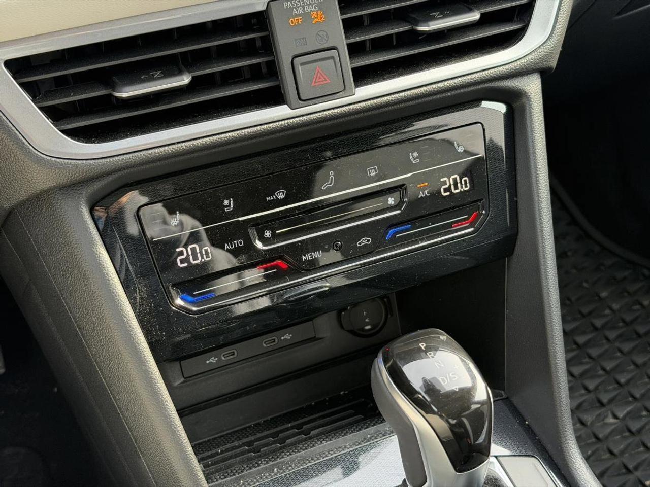 2025 Volkswagen Taos Highline 4MOTION Photo