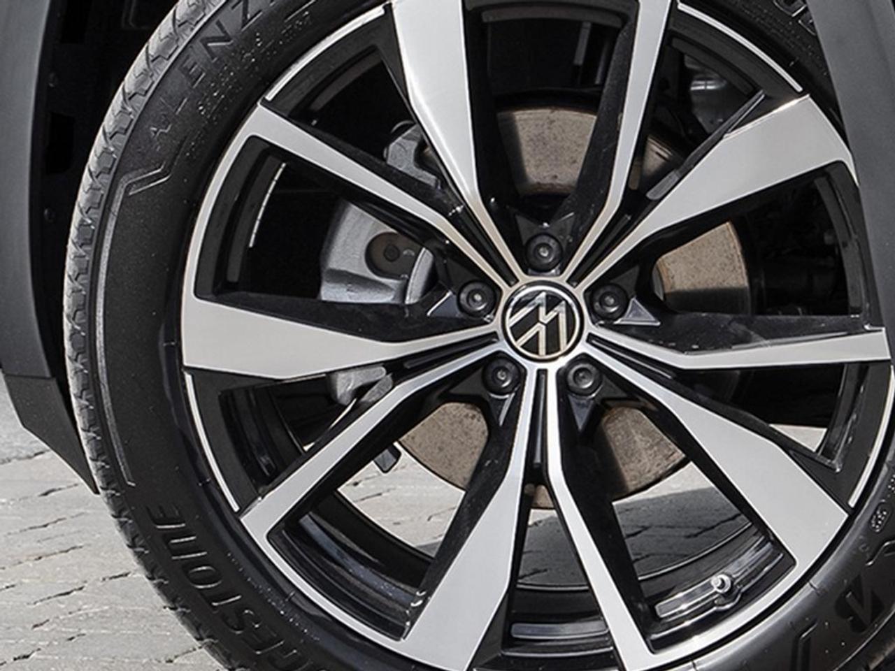 2026 Volkswagen Atlas Execline  - Massaging Seats Photo