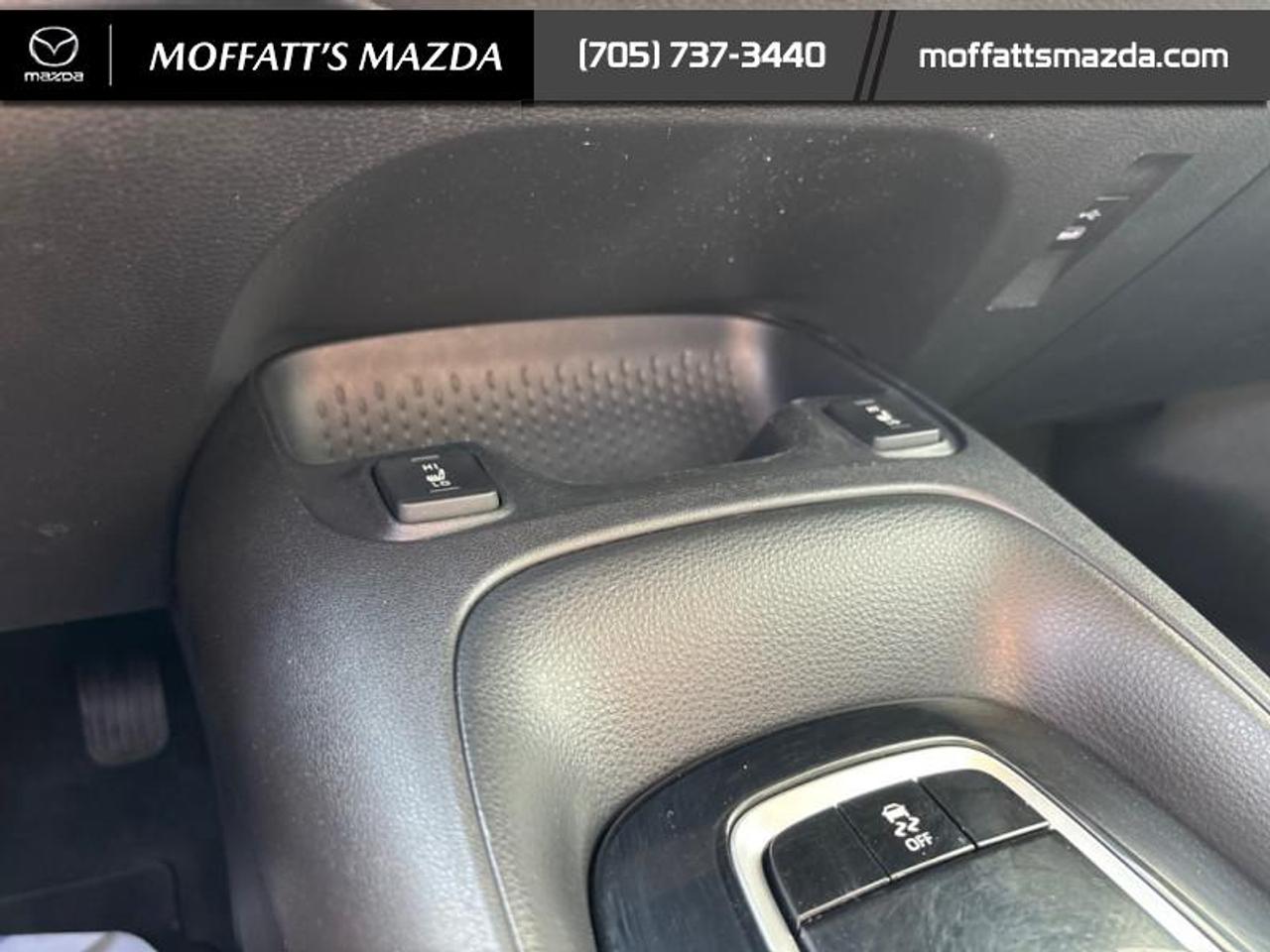 2024 Toyota Corolla LE Photo