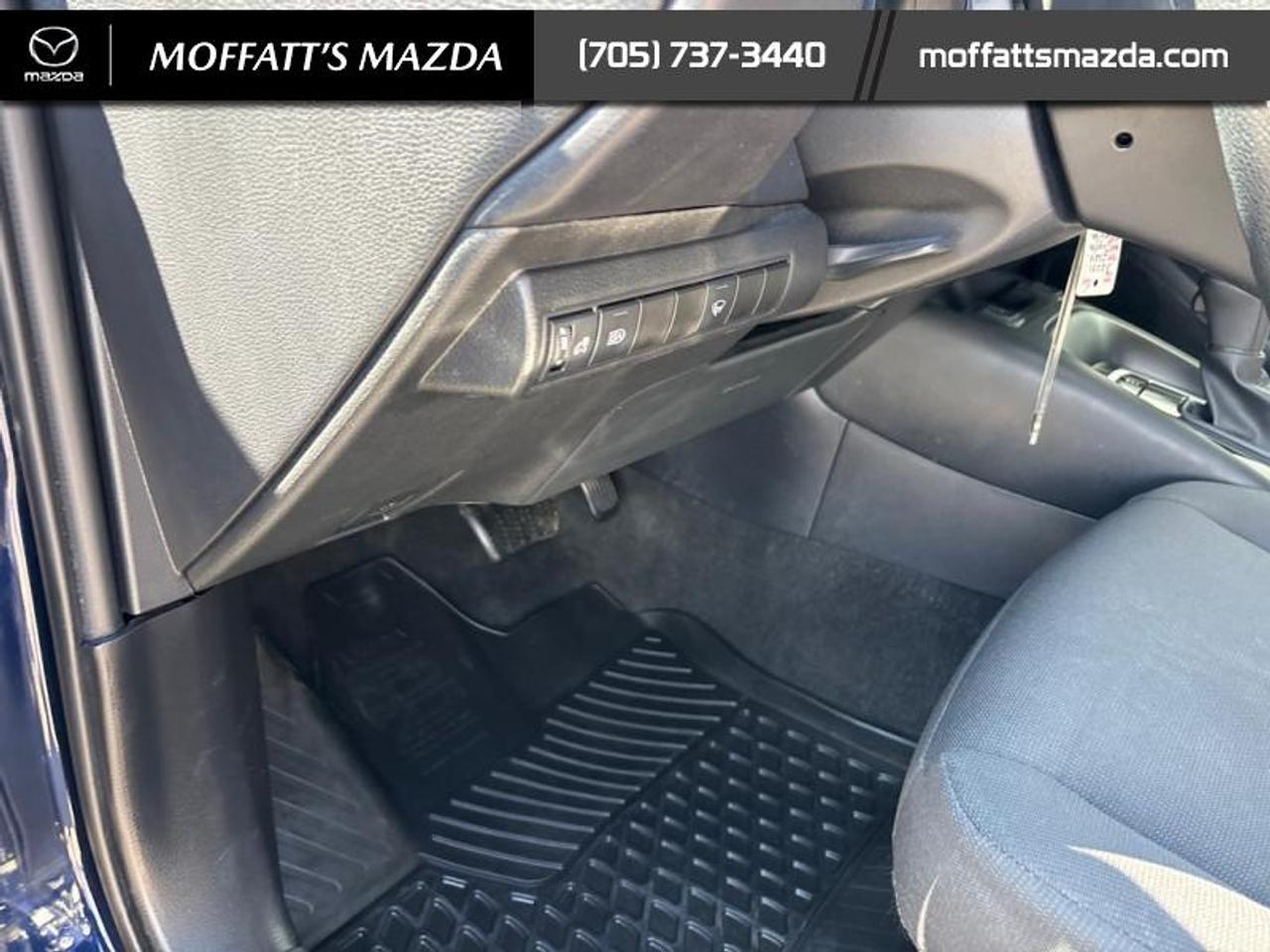 2024 Toyota Corolla LE Photo