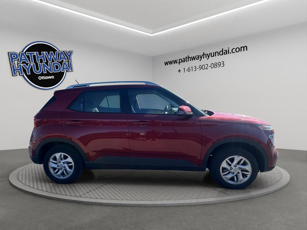 2023 Hyundai Venue Preferred | Reverse Cam | Heated Seats Photo