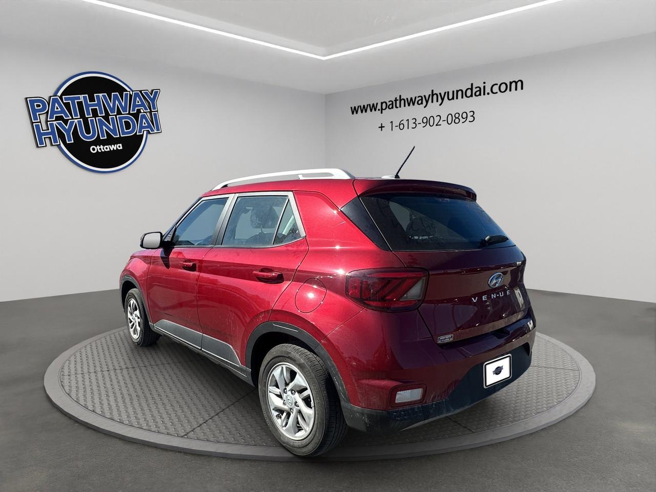 2023 Hyundai Venue Preferred | Reverse Cam | Heated Seats Photo