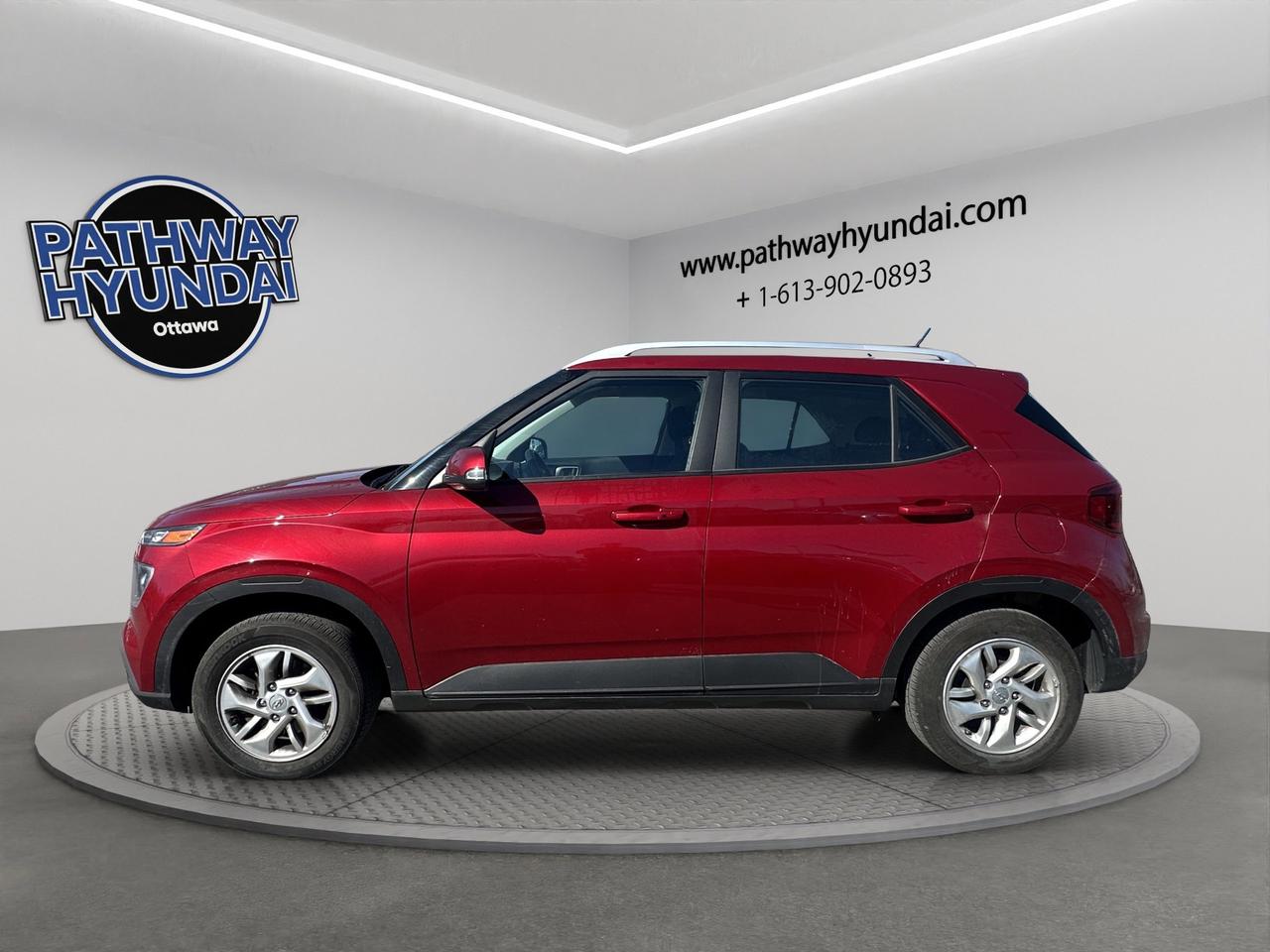 2023 Hyundai Venue Preferred | Reverse Cam | Heated Seats Photo