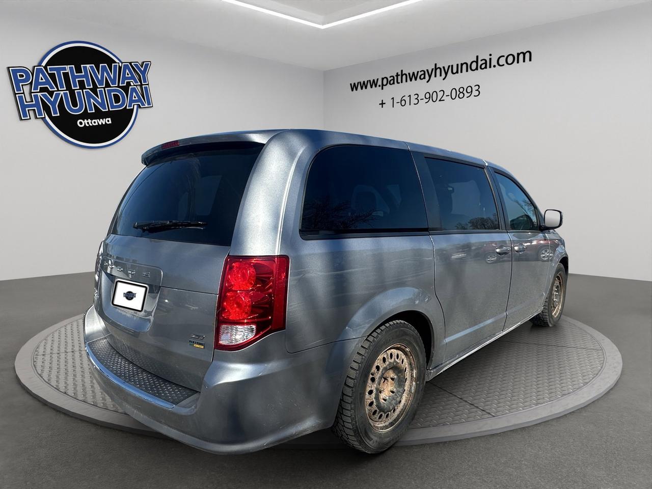 2018 Dodge Grand Caravan GT | Reverse Cam | Heated Seats Photo2