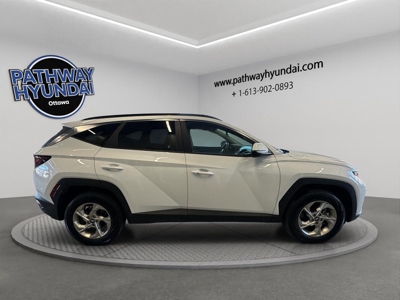 2024 Hyundai Tucson Preferred | Reverse Cam | Heated Seats Photo2