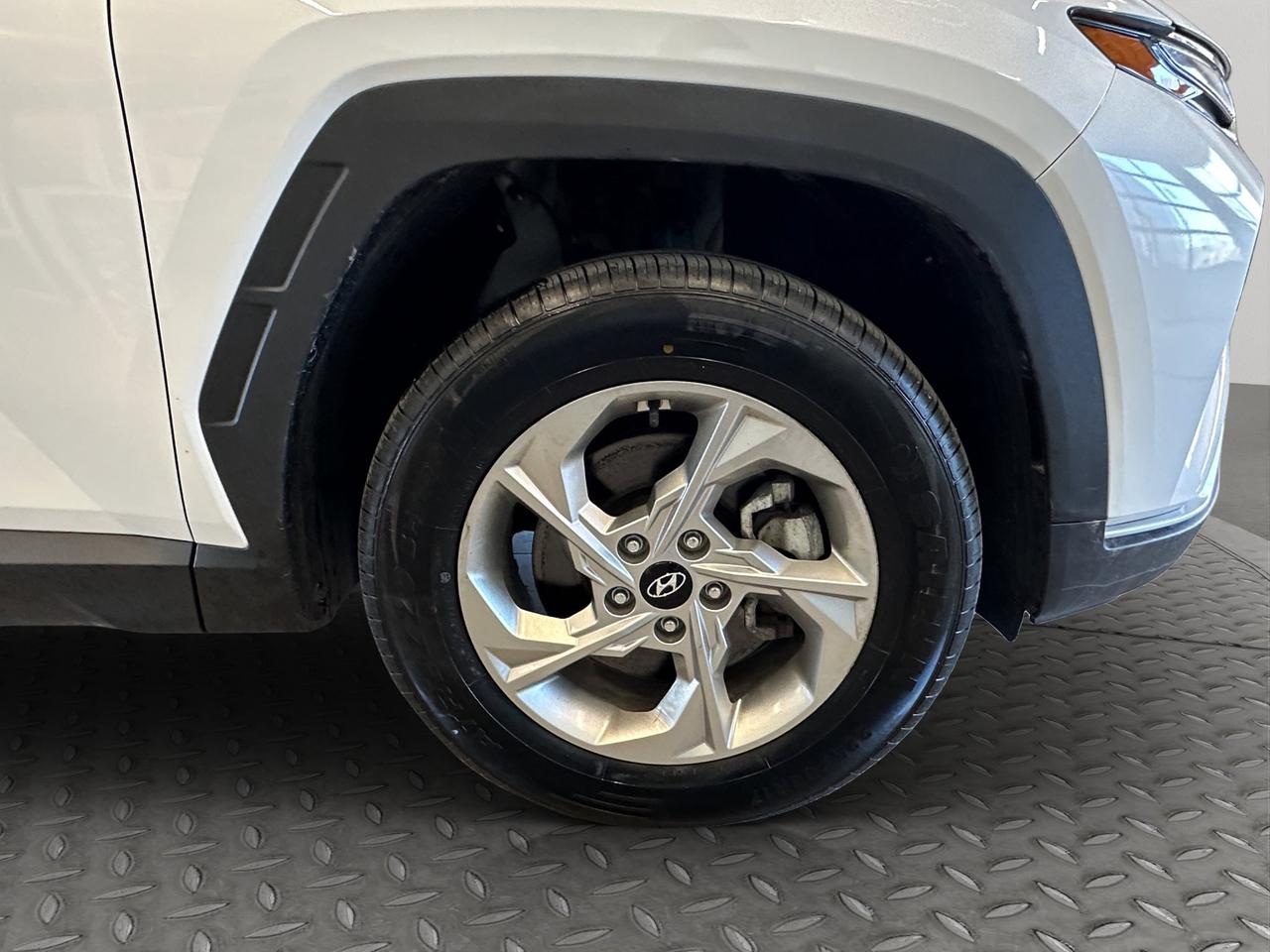 2024 Hyundai Tucson Preferred | Reverse Cam | Heated Seats Photo