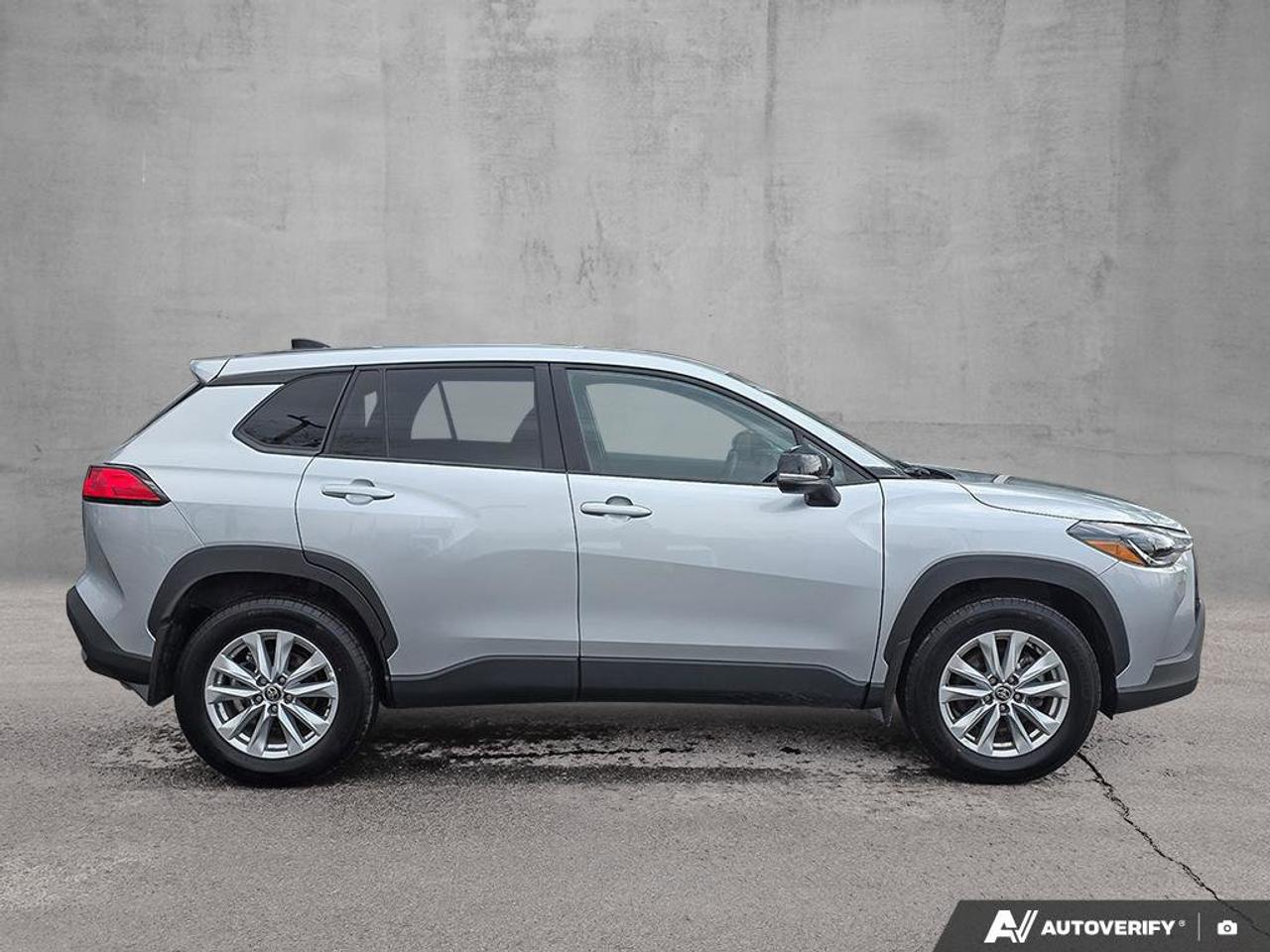 2025 Toyota Corolla Cross LE AWD | Android Auto | Apple Car Play | Photo