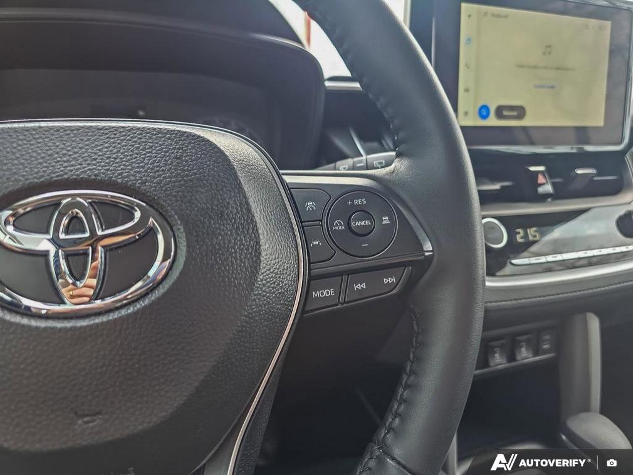 2025 Toyota Corolla Cross LE AWD | Android Auto | Apple Car Play | Photo
