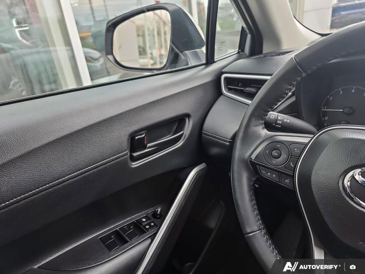 2025 Toyota Corolla Cross LE AWD | Android Auto | Apple Car Play | Photo