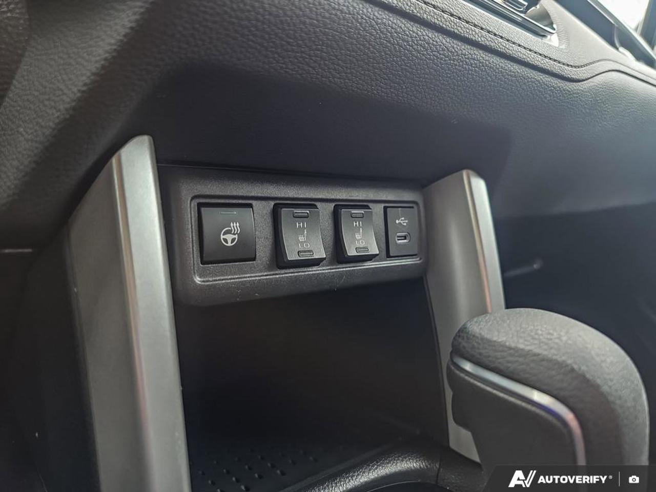 2025 Toyota Corolla Cross LE AWD | Android Auto | Apple Car Play | Photo