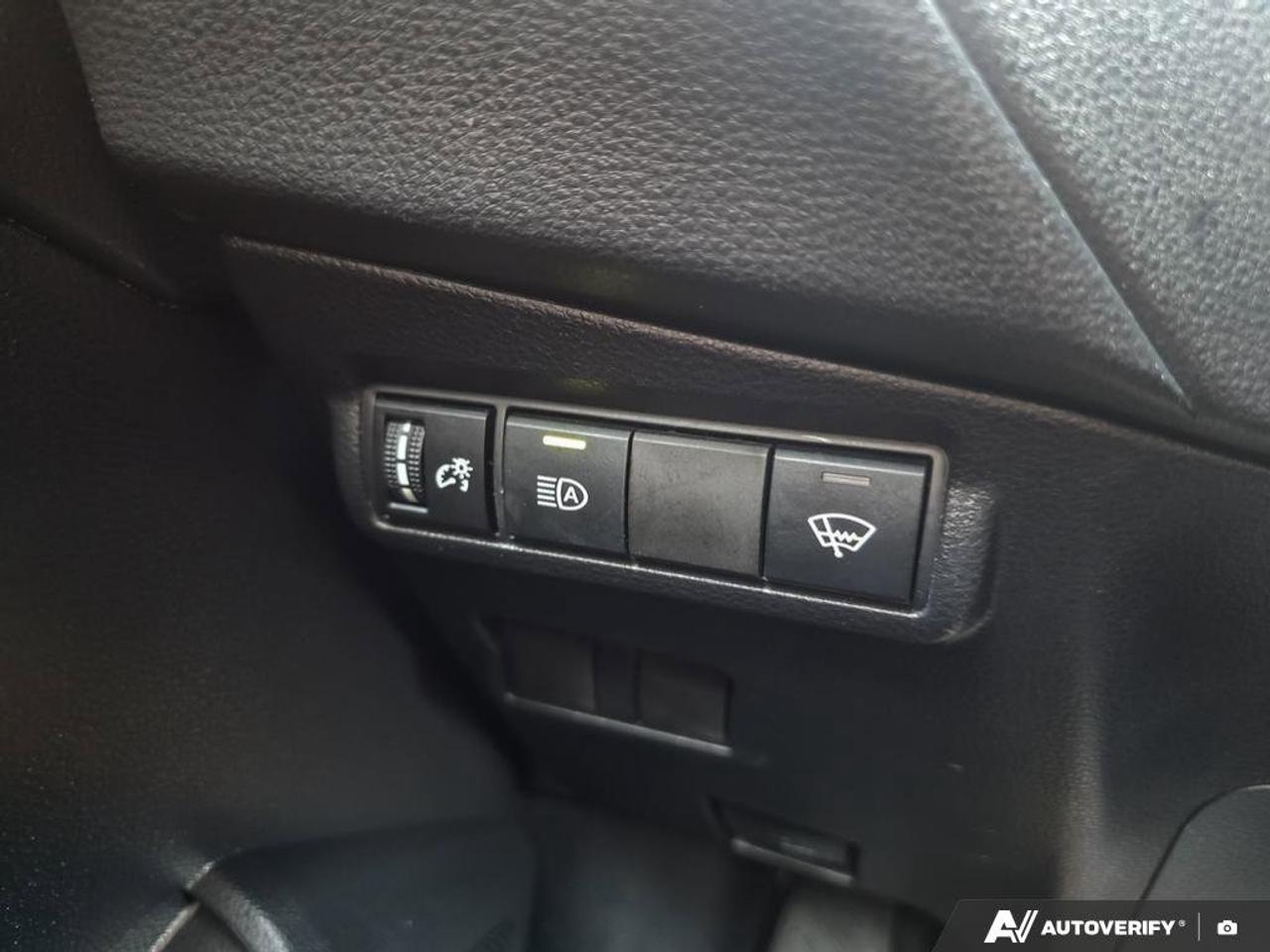 2025 Toyota Corolla Cross LE AWD | Android Auto | Apple Car Play | Photo