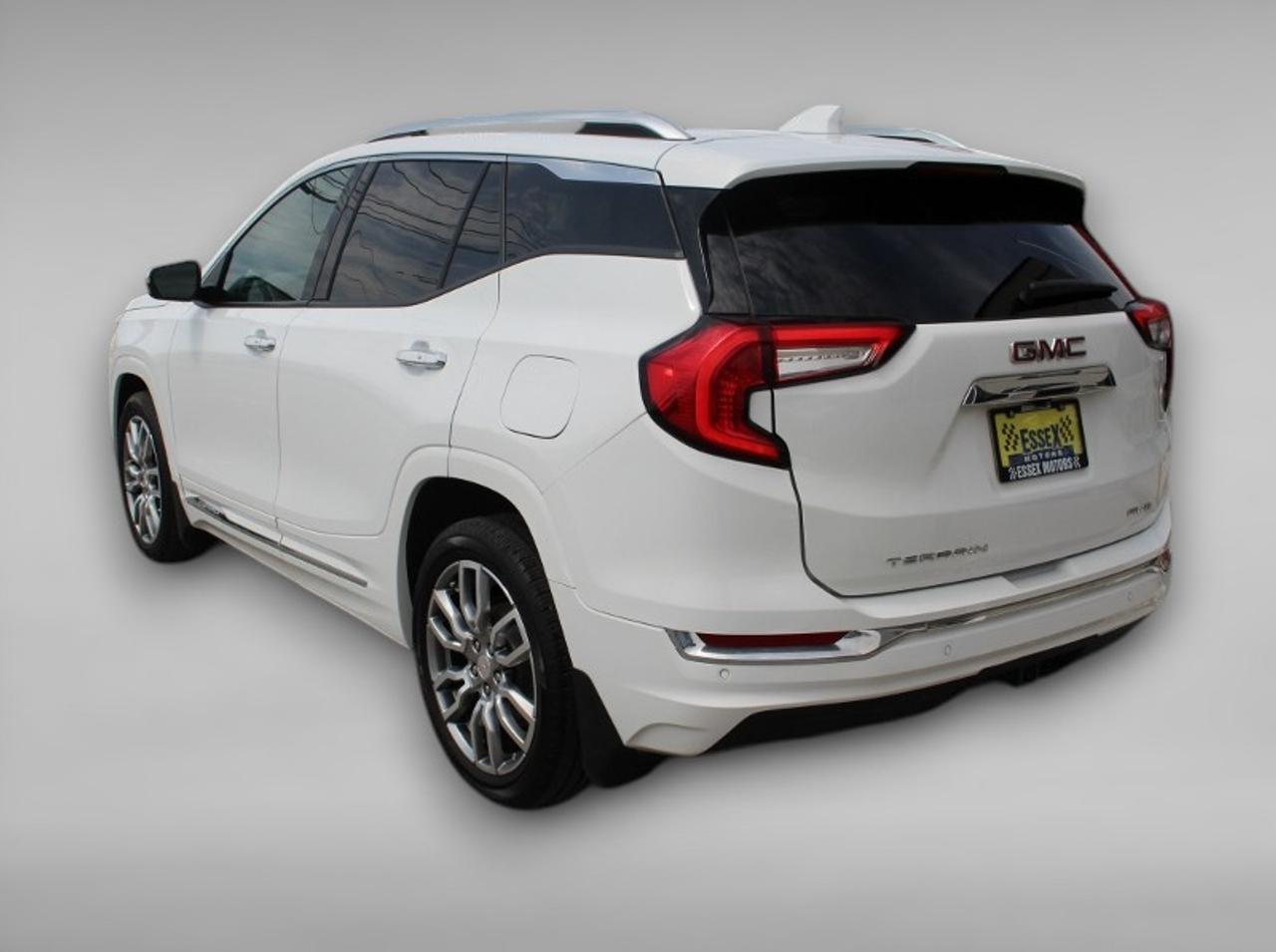 2024 GMC Terrain Denali*AWD*Heated Leather*Moon Roof*CarPlay Photo