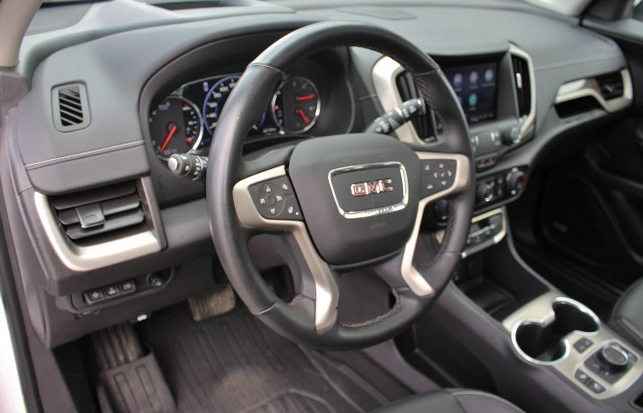 2024 GMC Terrain Denali*AWD*Heated Leather*Moon Roof*CarPlay Photo