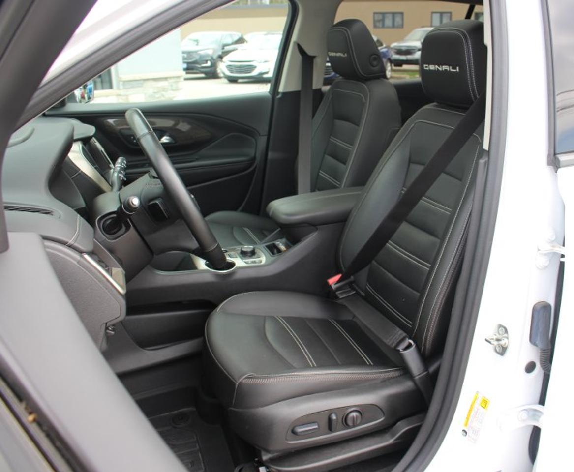 2024 GMC Terrain Denali*AWD*Heated Leather*Moon Roof*CarPlay Photo