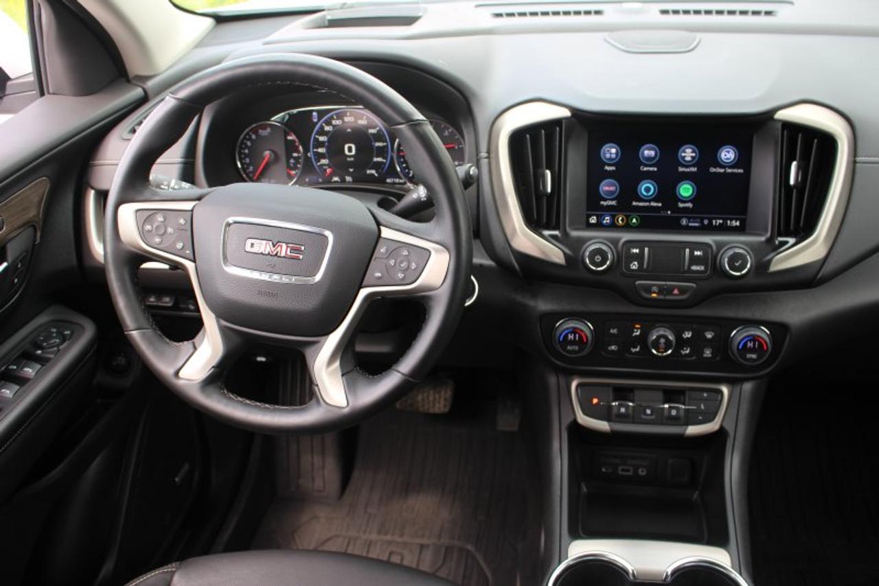 2024 GMC Terrain Denali*AWD*Heated Leather*Moon Roof*CarPlay Photo