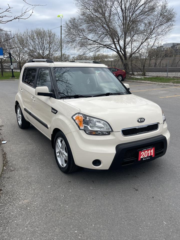 2011 Kia Soul ONLY  133,000 KMS Photo4