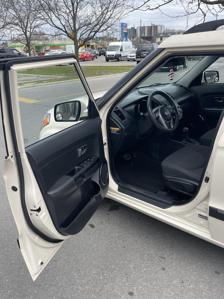 2011 Kia Soul ONLY  133,000 KMS Photo