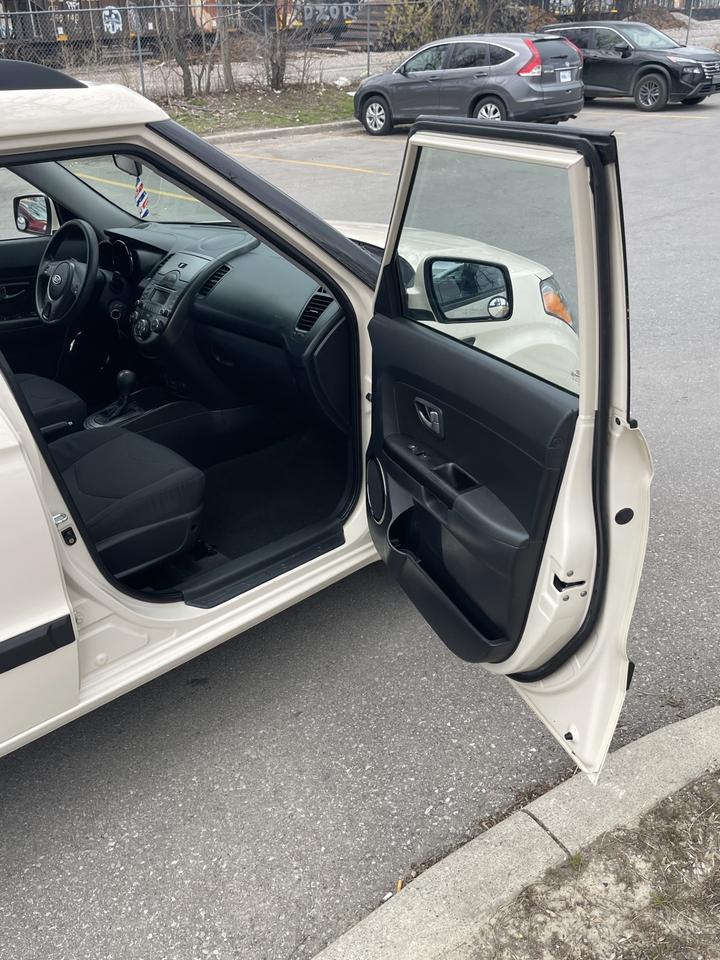 2011 Kia Soul ONLY  133,000 KMS Photo